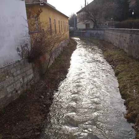 Evi Lejlighed Eger
